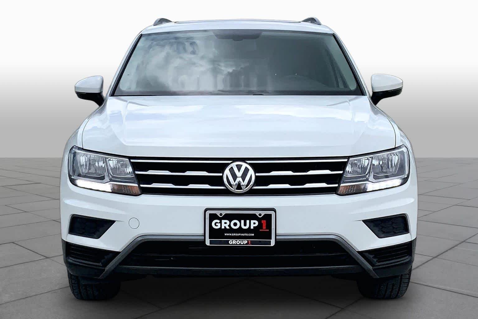 Used 2018 Pure White Volkswagen SE image 4