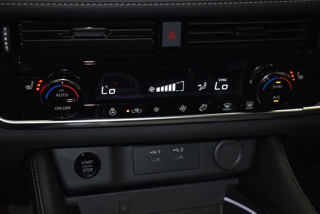 New 2026 Everest White Pearl TriCoat Nissan Platinum image 22