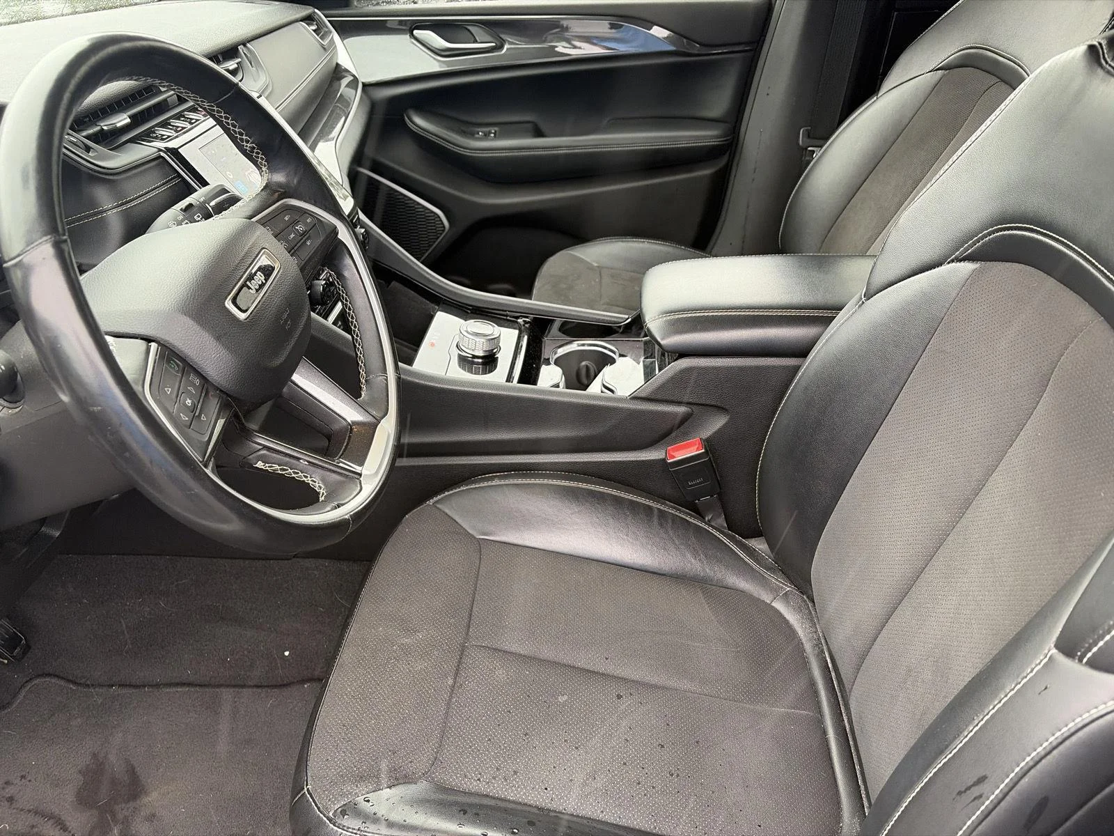 Used 2022 Bright White Clearcoat Jeep Altitude image 8
