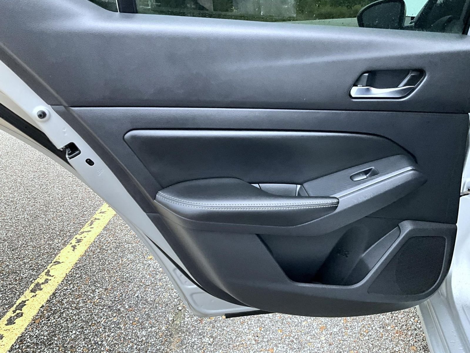 Used 2020 Silver Nissan 2.5 S image 23