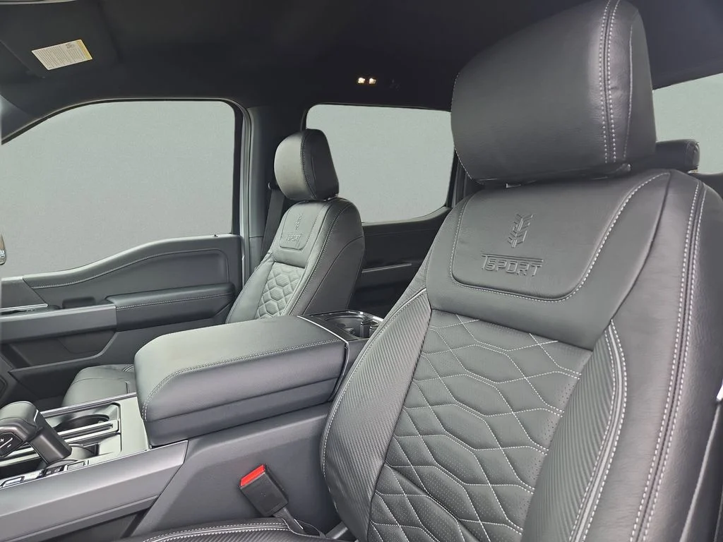 New 2025 Space White Metallic Ford XLT image 52