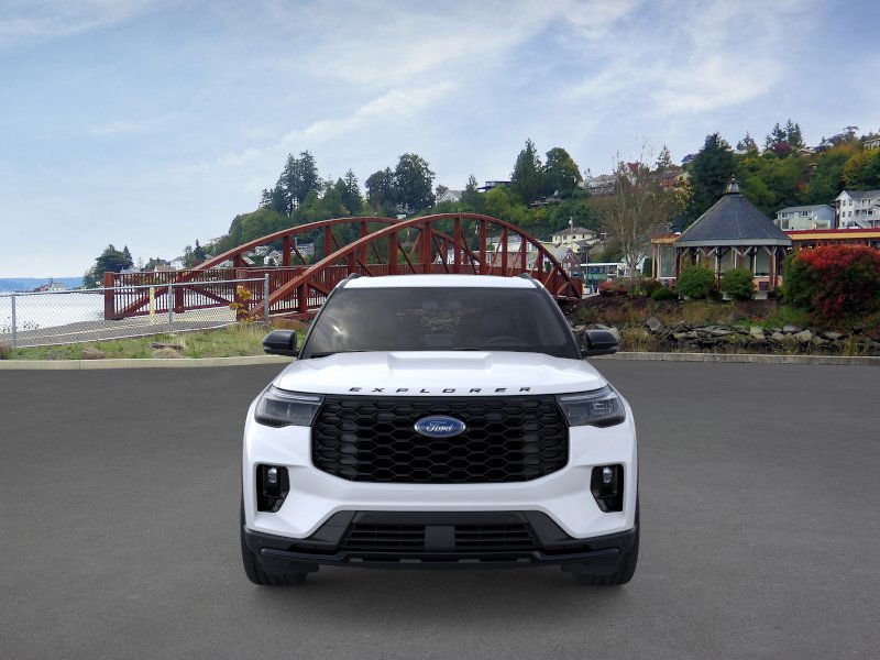 New 2026 Star White Metallic Tri-Coat Ford ST-Line image 6