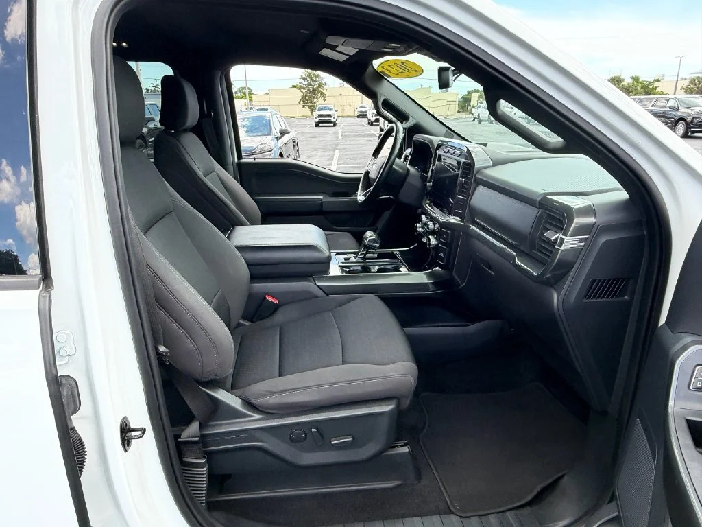 Used 2023 White Ford XLT image 17