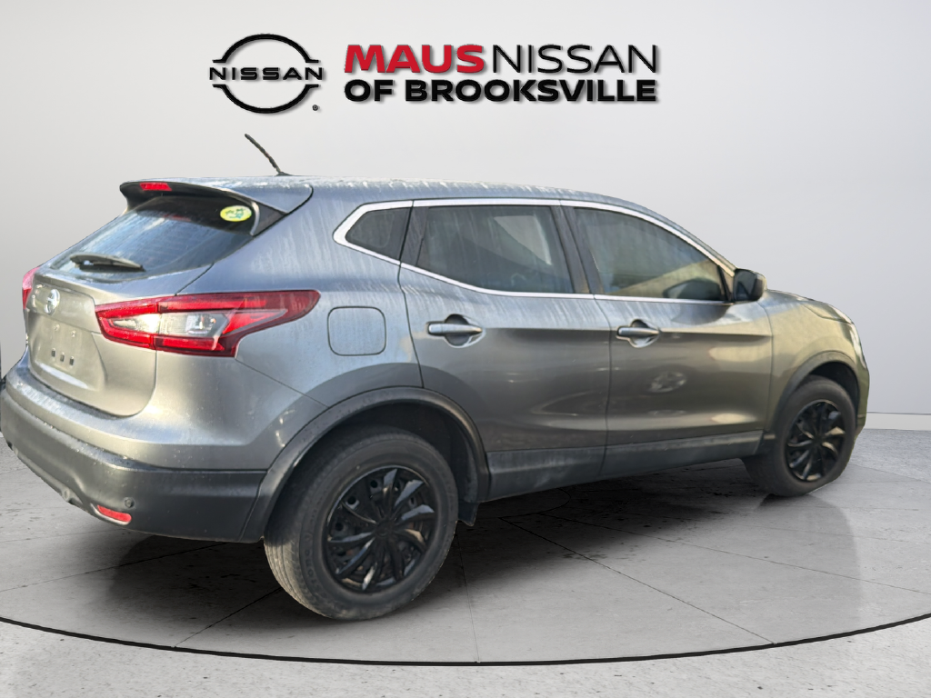 Used 2020 Gray Nissan S image 12