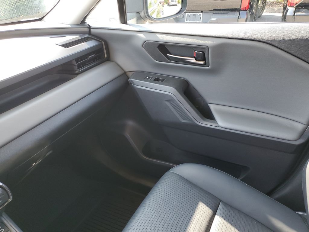 Used 2026 BLUEPRINT Toyota XLE Premium image 31