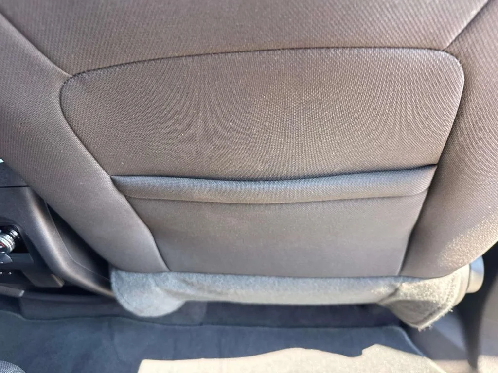 Used 2025 White GMC Elevation image 17