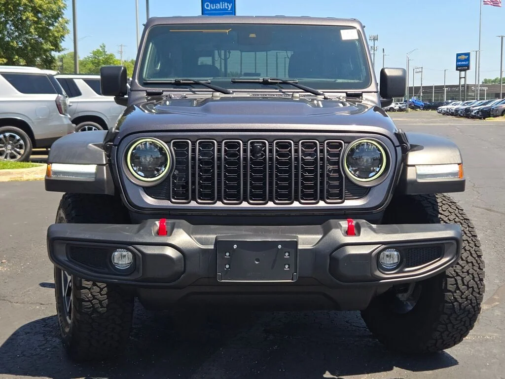 Used 2024 Gray Jeep Rubicon image 4