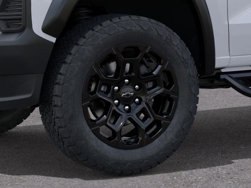 New 2026 Summit White Chevrolet Trail Boss image 9
