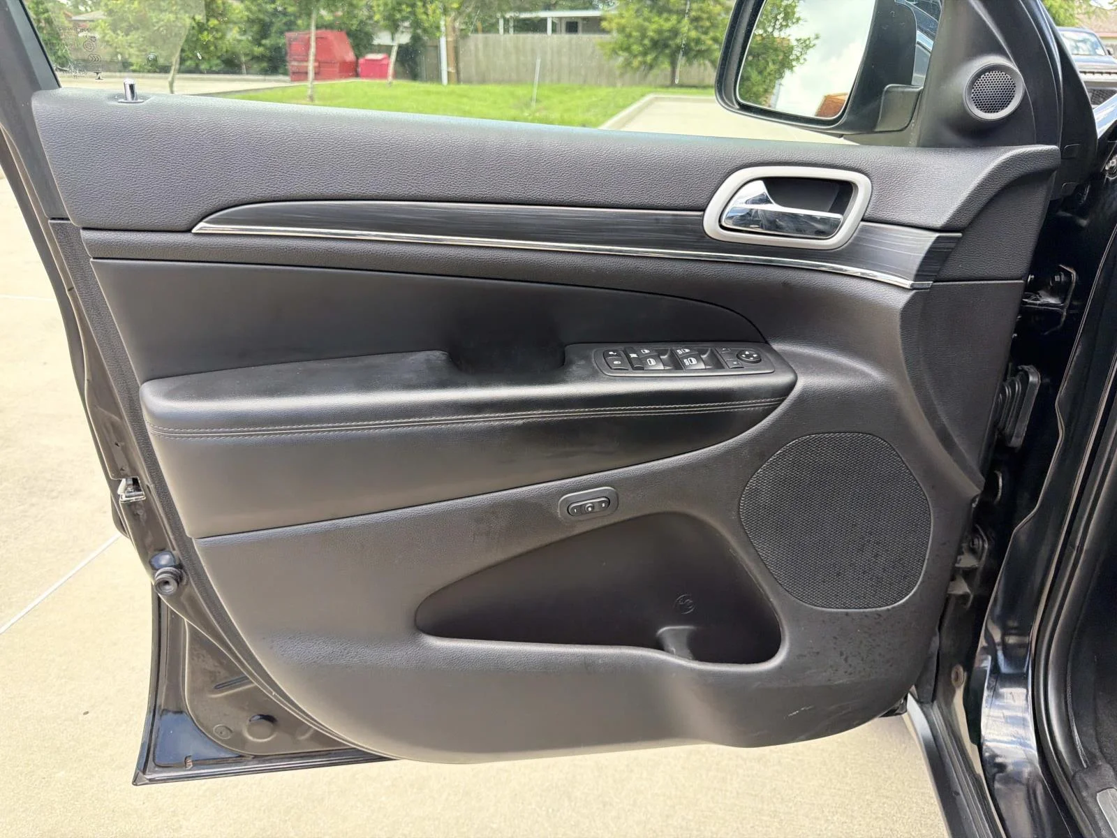 Used 2020 Black Jeep Limited 4x2 image 19