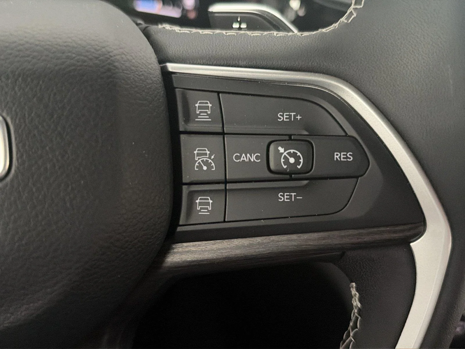Used 2023 Rocky Mountain Pearlcoat Jeep 30th Anniversary image 20