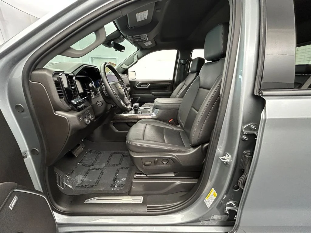 Used 2025 Sterling Gray Metallic Chevrolet LTZ image 11