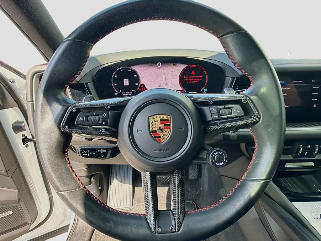 Used 2024  Porsche Base image 10
