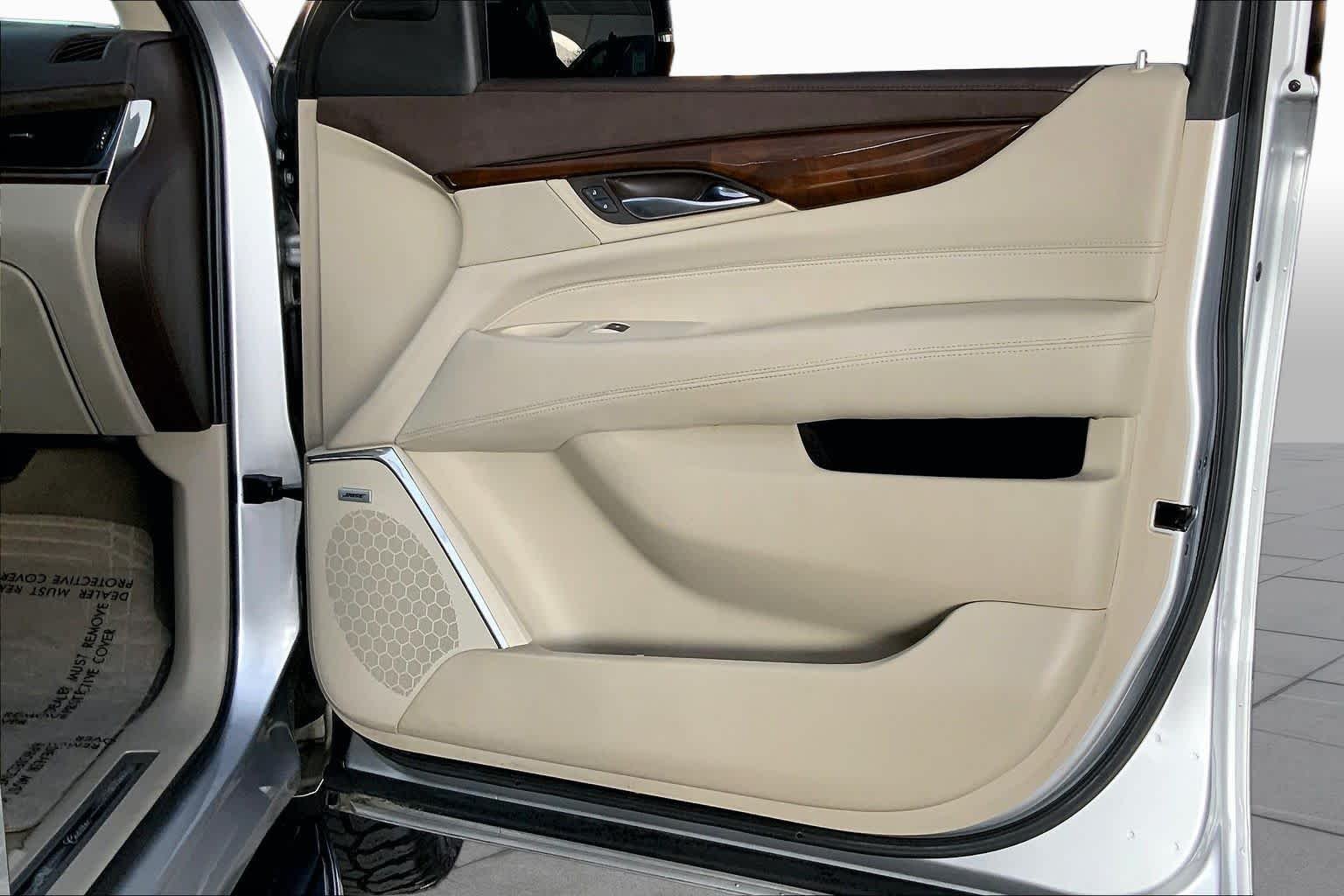 Used 2017 Radiant Silver Metallic Cadillac Luxury image 18