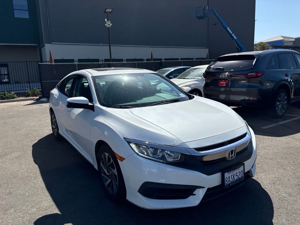 Used 2017  Honda EX image 4