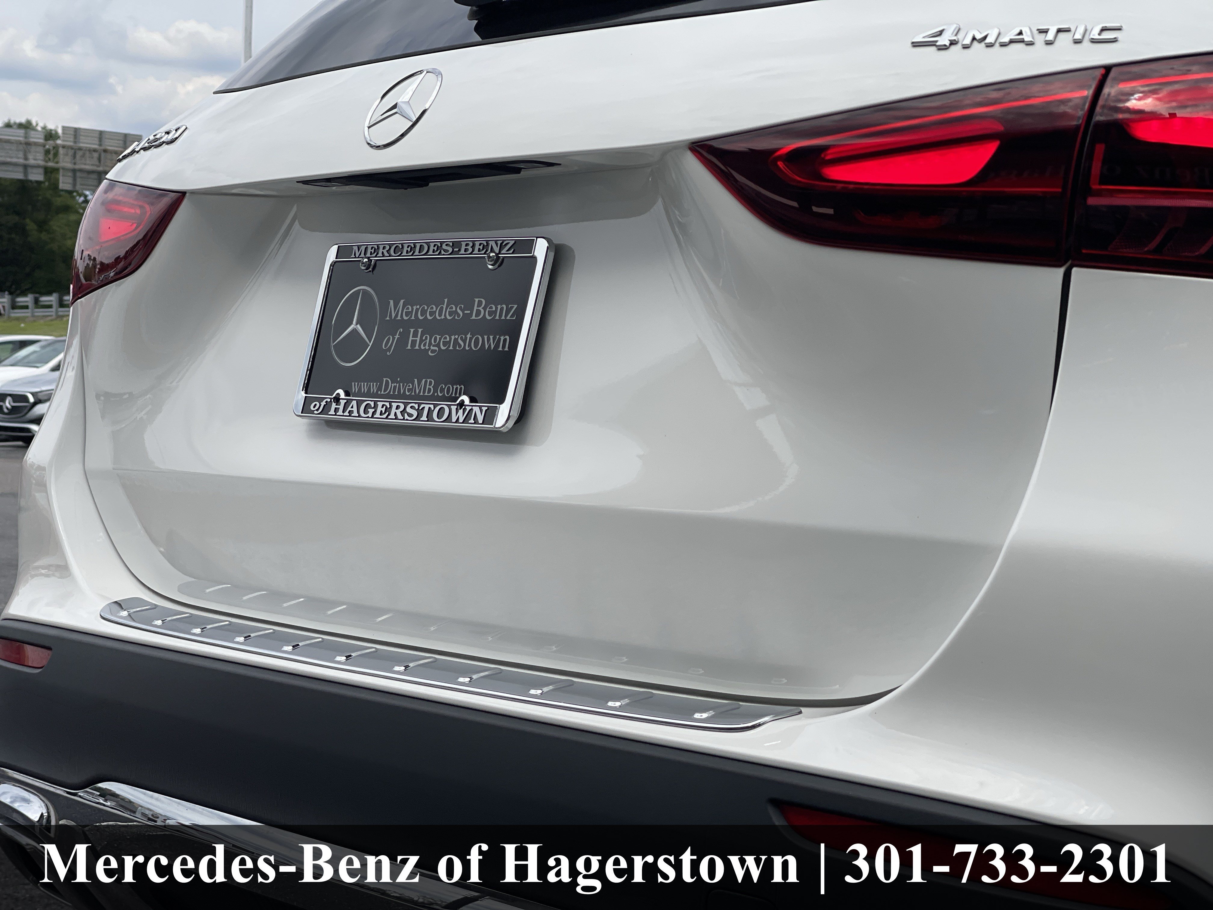 Certified Used 2025 Polar White Mercedes-Benz GLA 250 4MATIC® SUV image 36