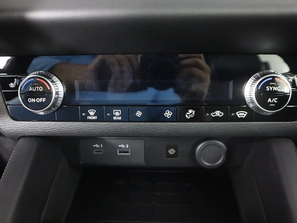 Used 2024 Red Mitsubishi SE image 45