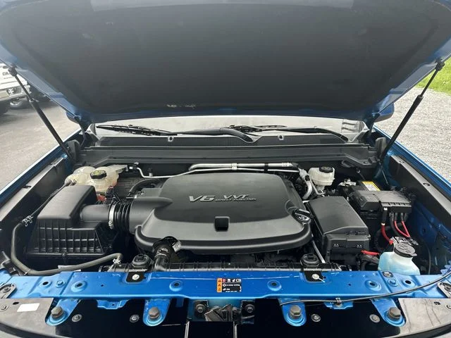 Used 2021 Blue Chevrolet ZR2 image 17