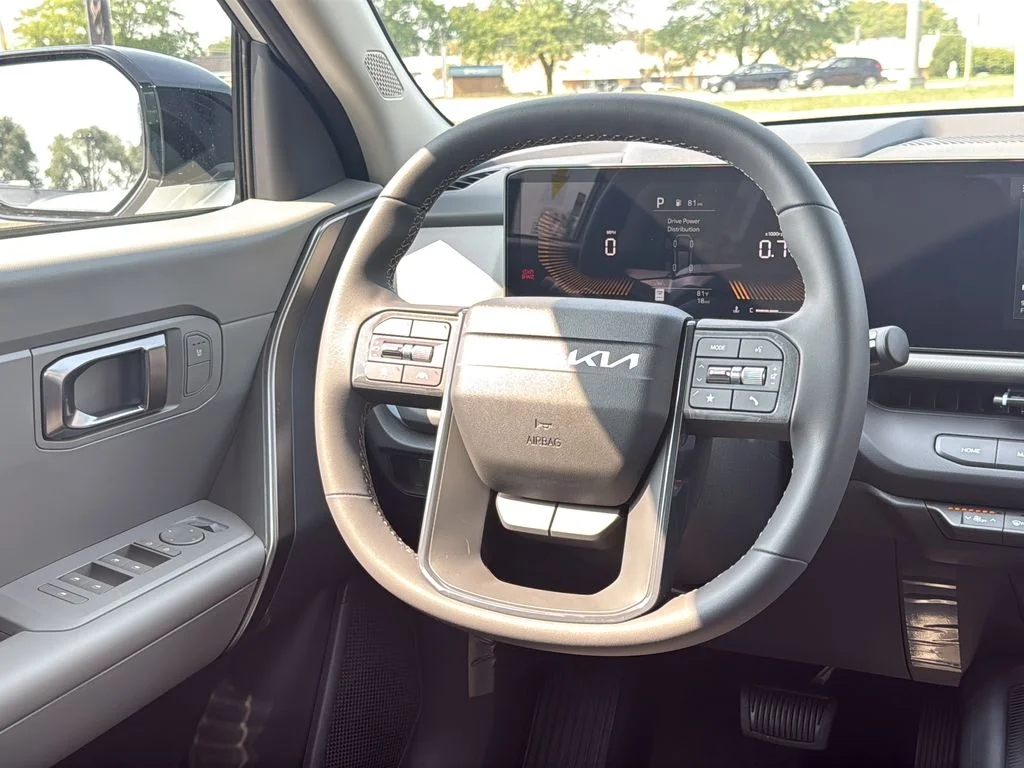 New 2027 White Kia S image 36