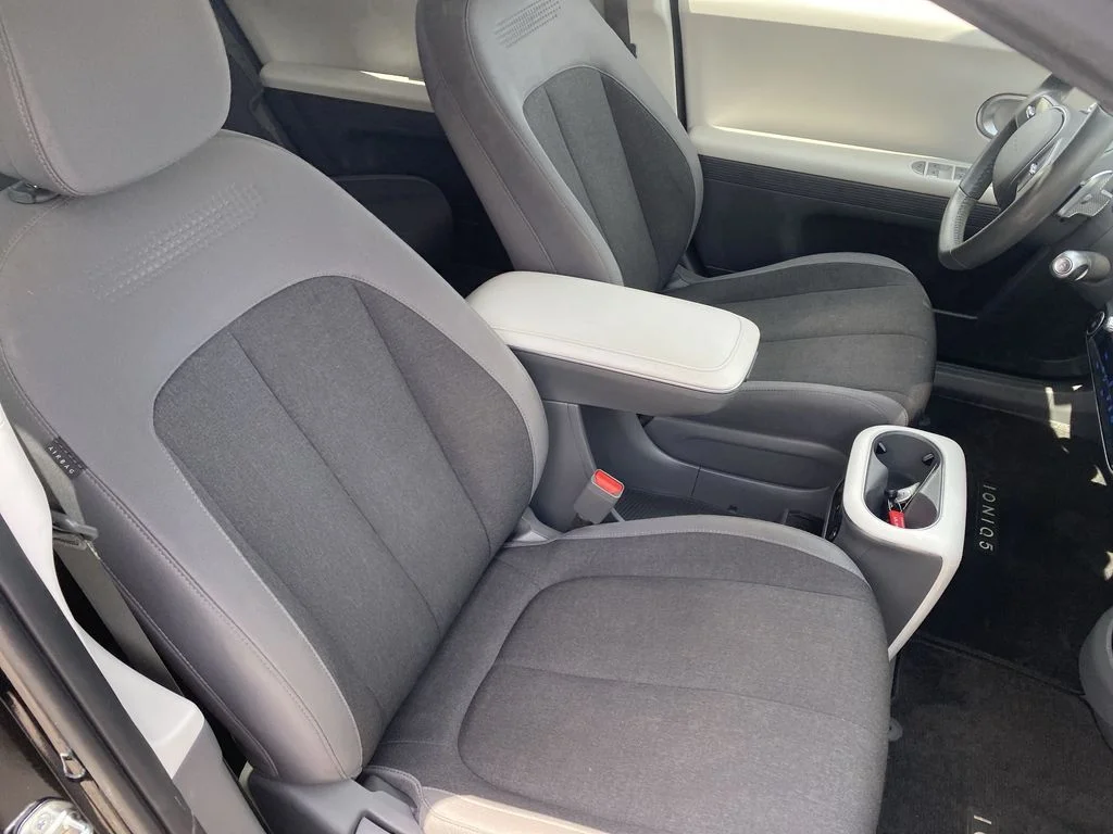 Used 2024 Abyss Black Hyundai SEL image 35