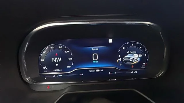 Used 2024 Summit White Chevrolet RST image 13
