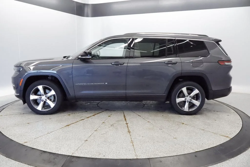 Used 2021 Jeep Grand Cherokee L Limited with VIN 1C4RJKBGXM8172974 for sale in Coon Rapids, Minnesota