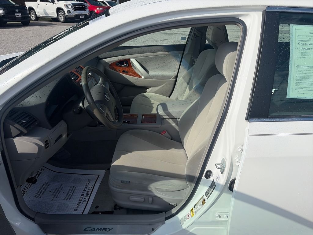 Used 2009 Super White Toyota  image 9