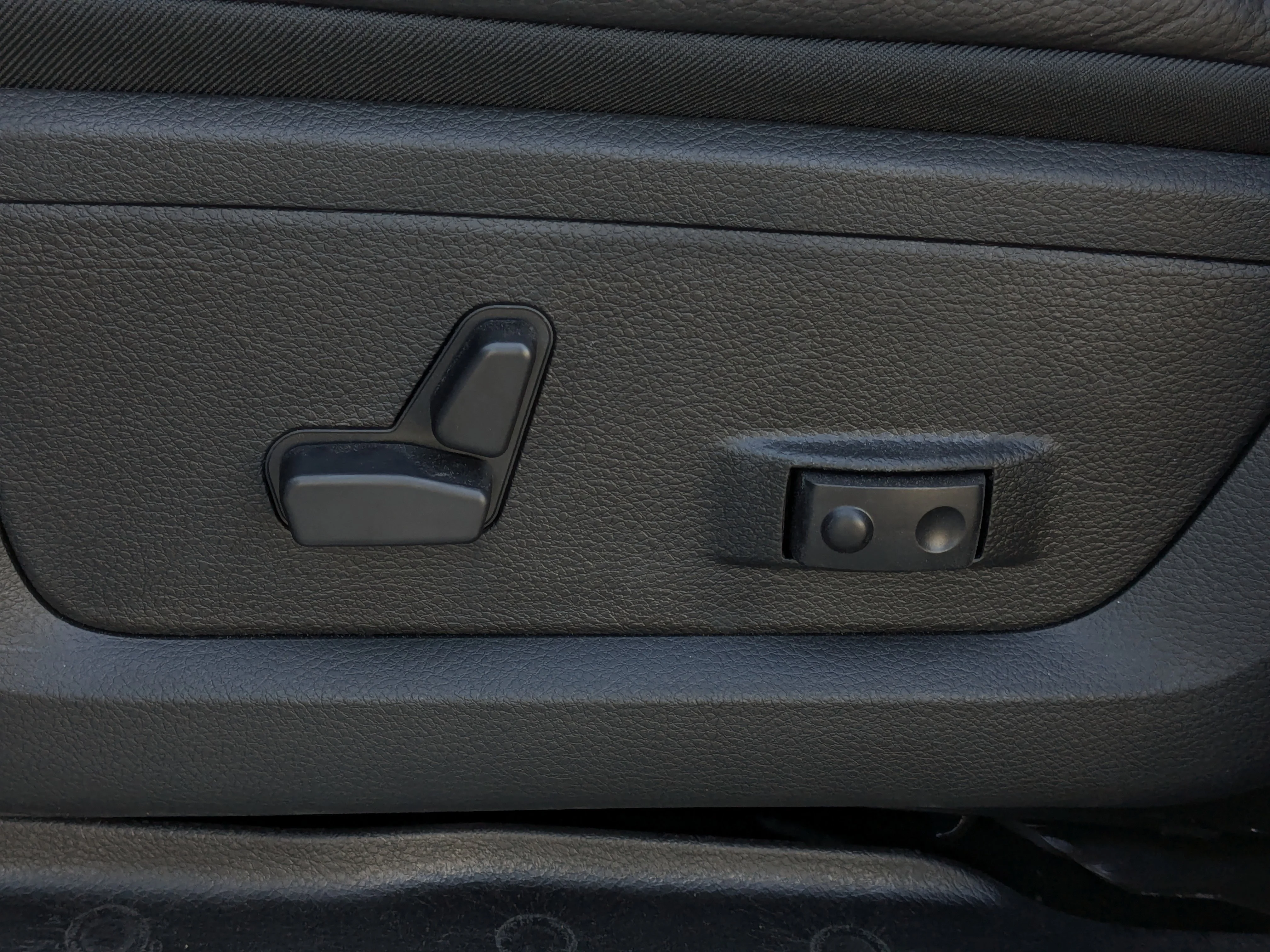 New 2026 Black RAM Limited - 6.7L CUMMINS DIESEL  LEVEL 1 GRP  RAM BOXES image 15