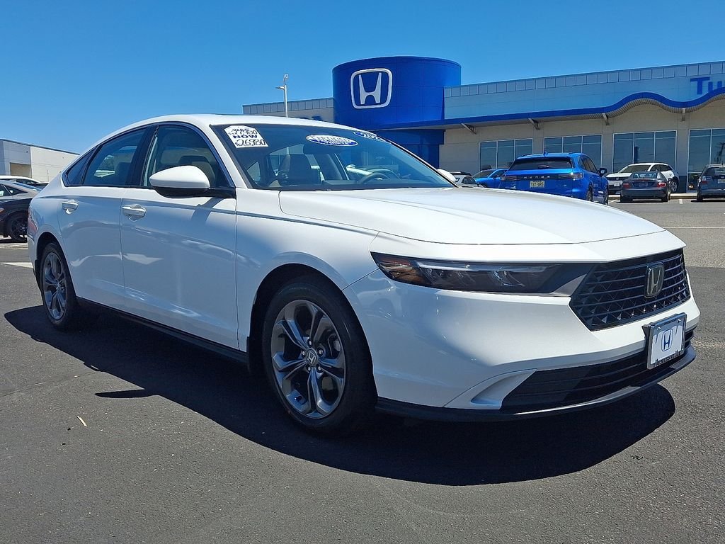 Certified Used 2023 Platinum White Pearl Honda EX image 3