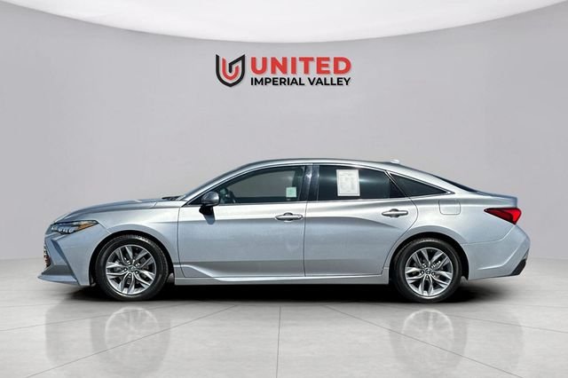 Used 2019 Silver Toyota XLE image 7