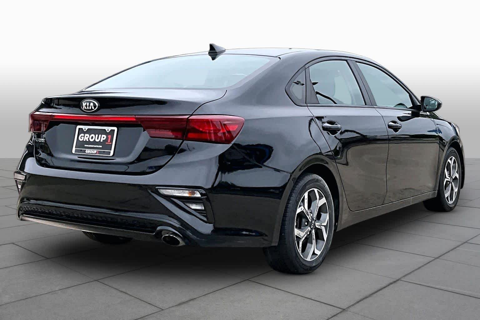 Used 2021 Aurora Black Kia LXS image 12