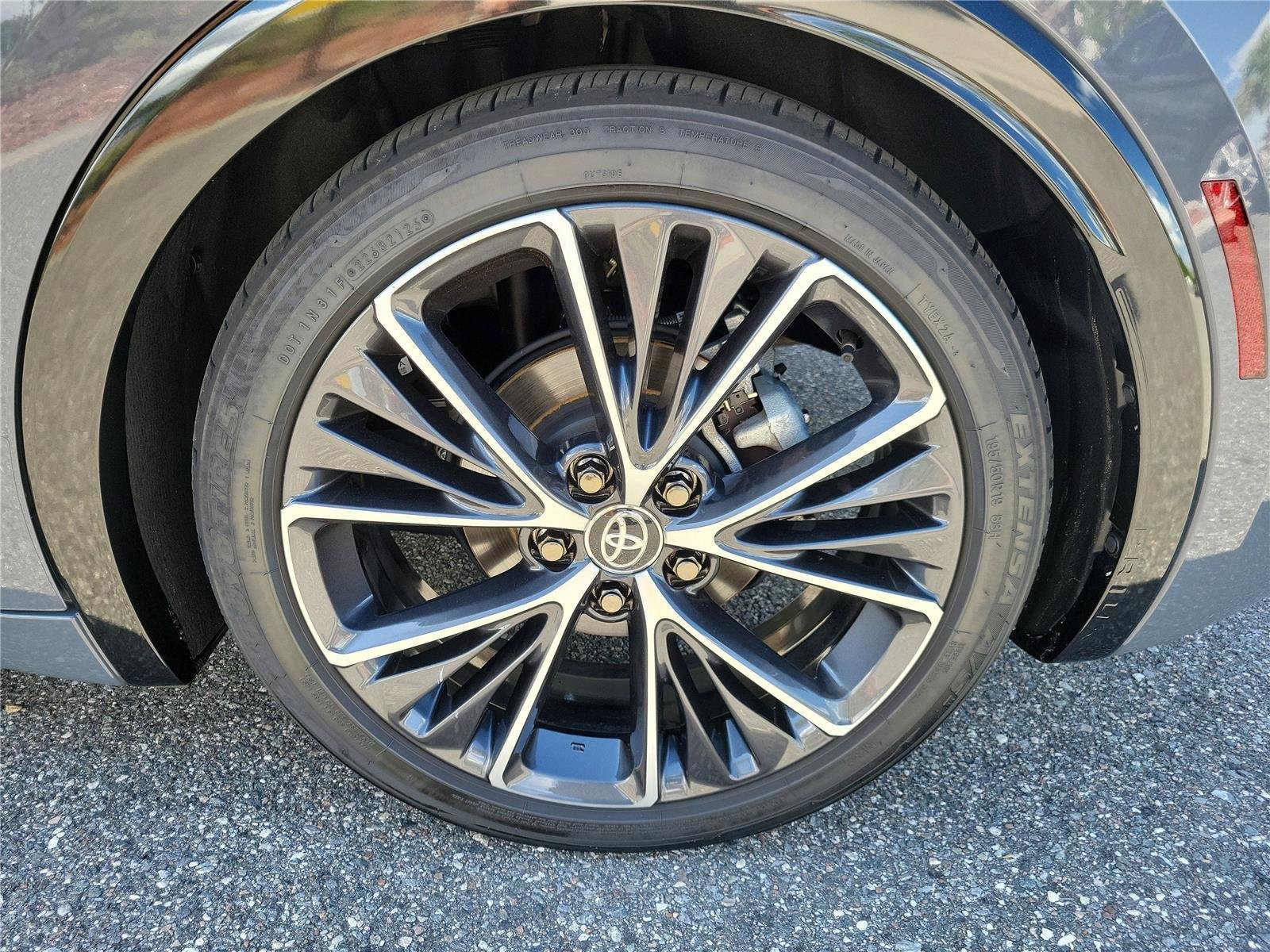 Used 2025 Guardian Gray Toyota Limited image 7