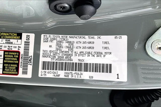 Used 2025  Toyota Limited image 16