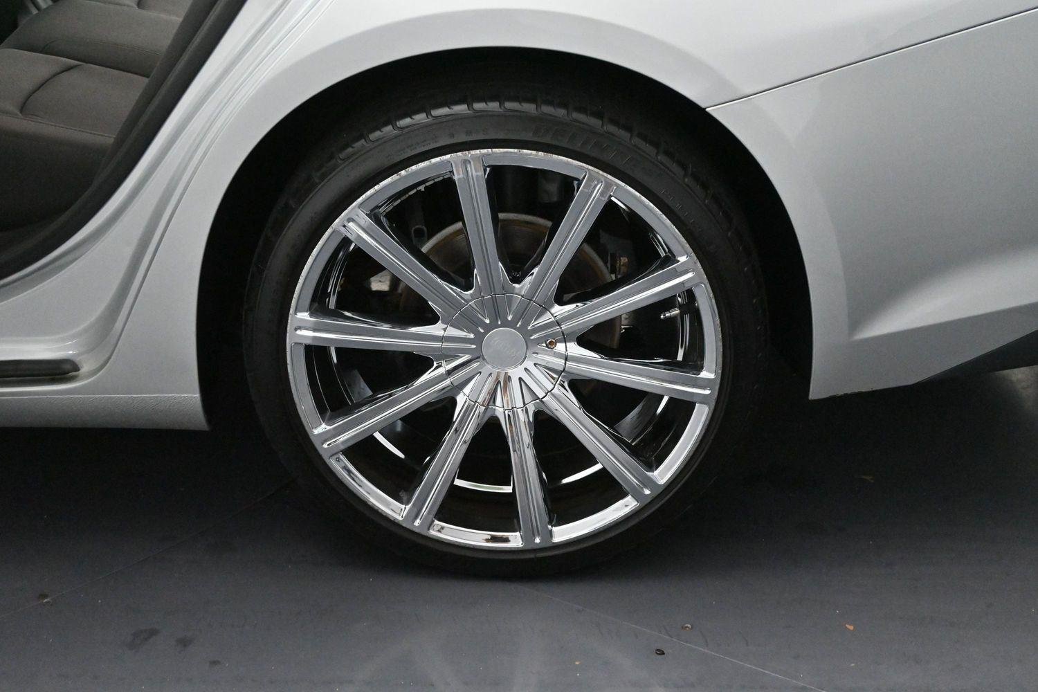 Used 2021 SILVER ICE METALLIC Chevrolet LT image 35
