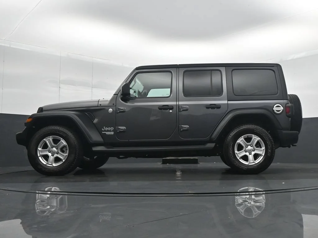 Used 2018 Gray Jeep Unlimited Sport S image 27