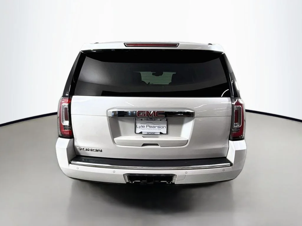 Used 2016 White Frost GMC Denali image 10
