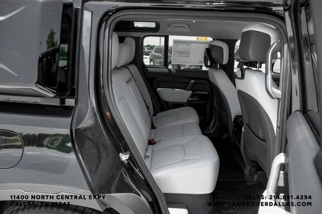 New 2026 Santorini Black Land Rover S image 41