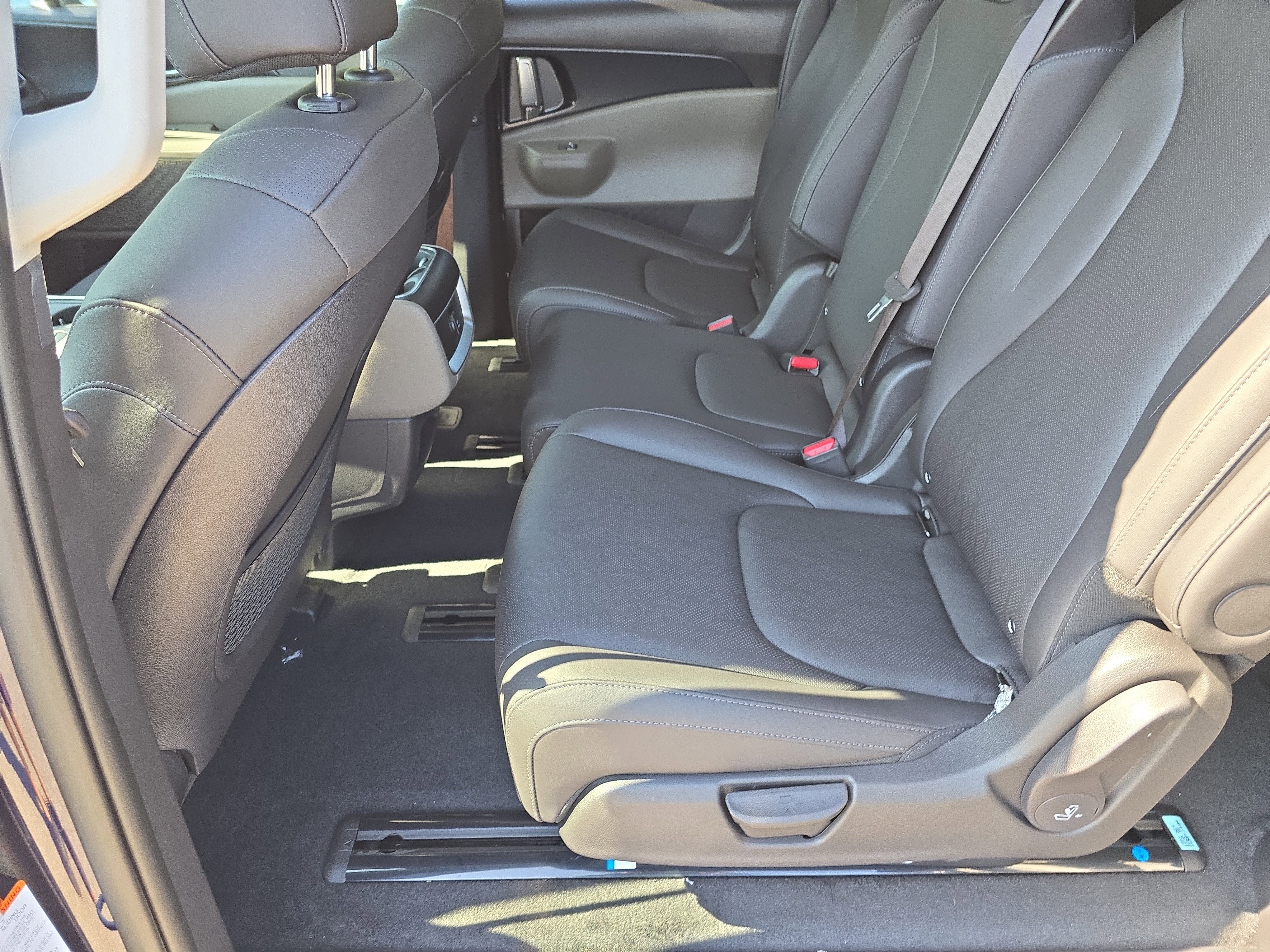 New 2026 Deep Chroma Blue Kia LXS image 16