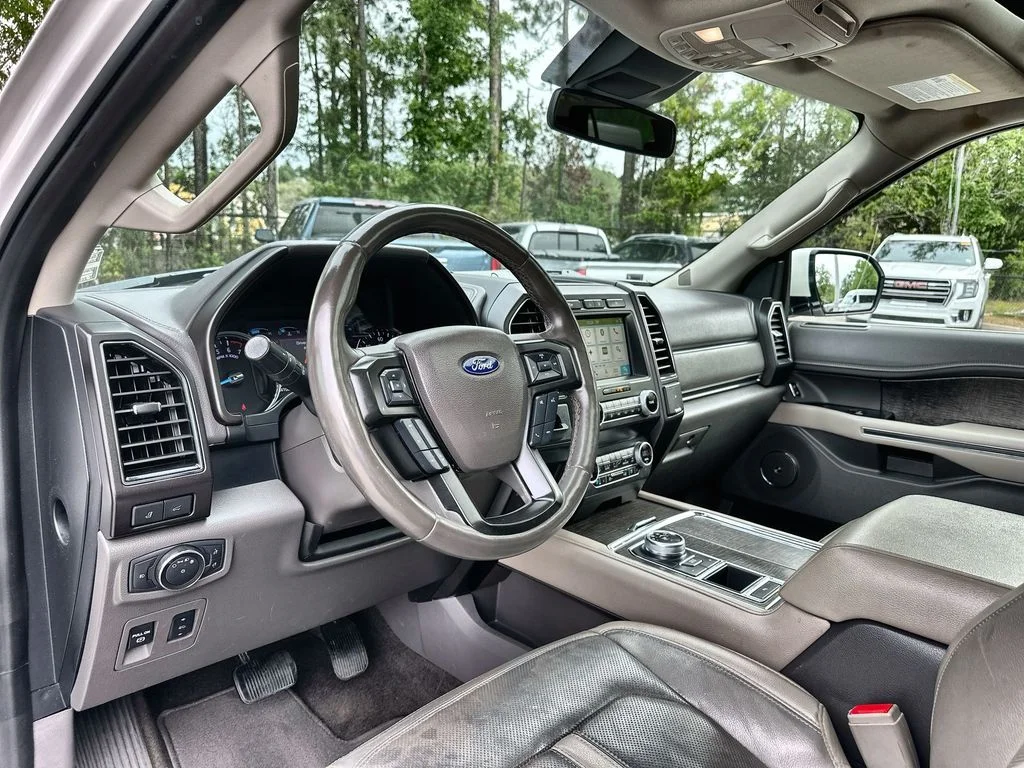Used 2019 White Platinum Metallic Tri-Coat Ford Limited image 10