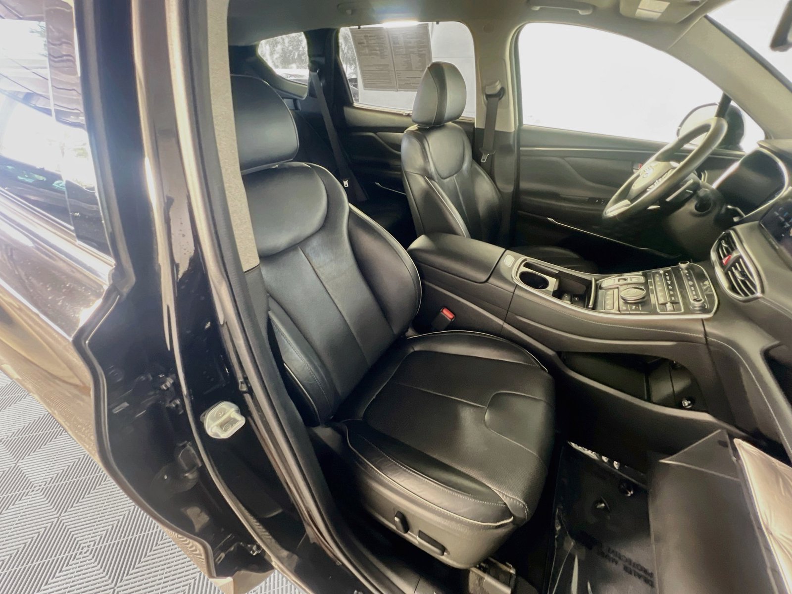 Used 2022 Black Hyundai Limited image 30
