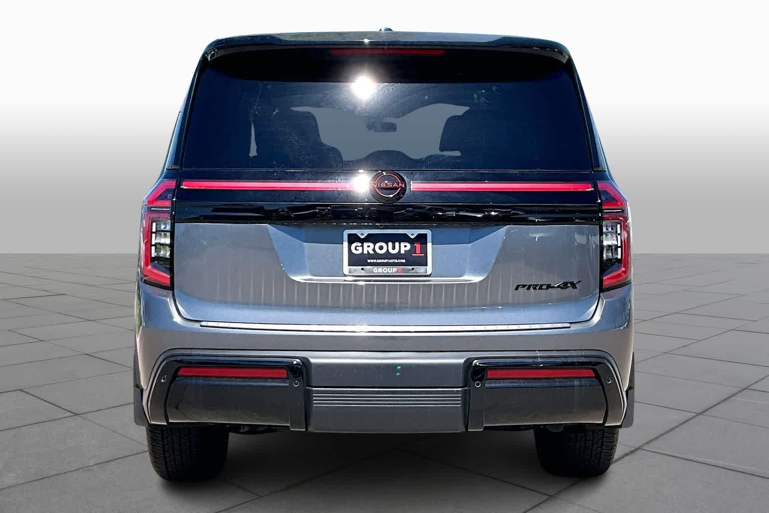 New 2026 Gun Metallic / Super Black Two-tone Nissan PRO-4X image 4