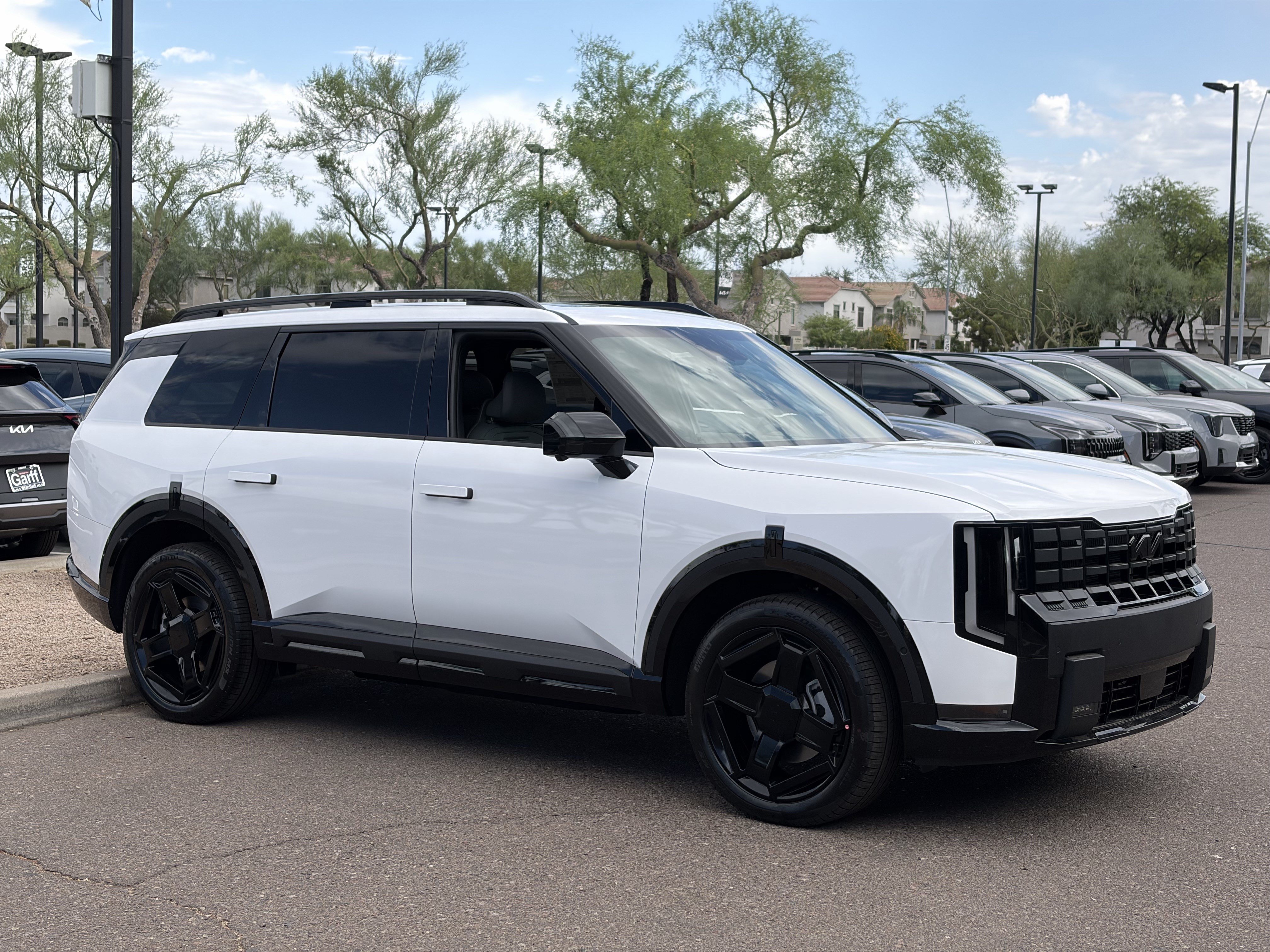 New 2027 Glacial White Pearl Kia X-LINE SX image 33