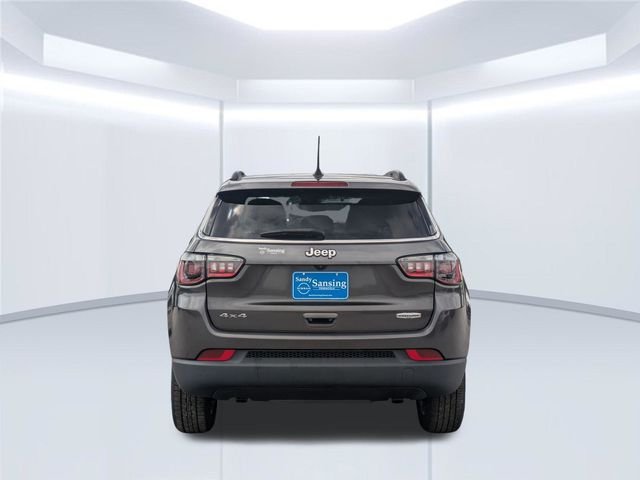 Used 2023 Gray Jeep Latitude image 5