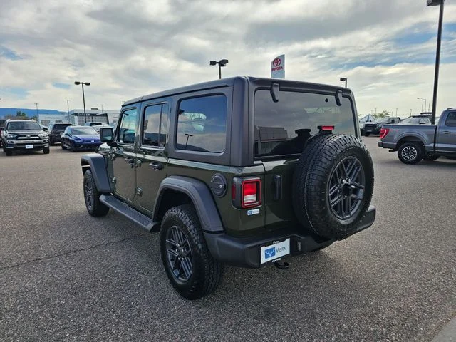 Used 2024 Green Clearcoat Jeep Sport S image 9