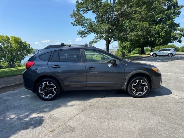 Used 2017 Gray Subaru 2.0i Limited image 8