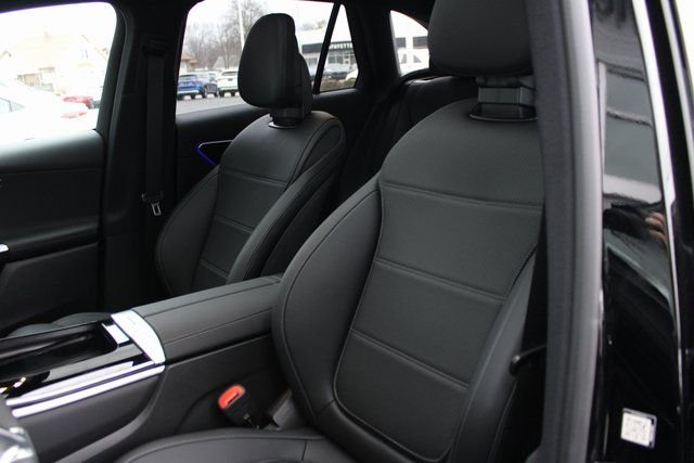 New 2026 Black Mercedes-Benz GLC 300 image 29