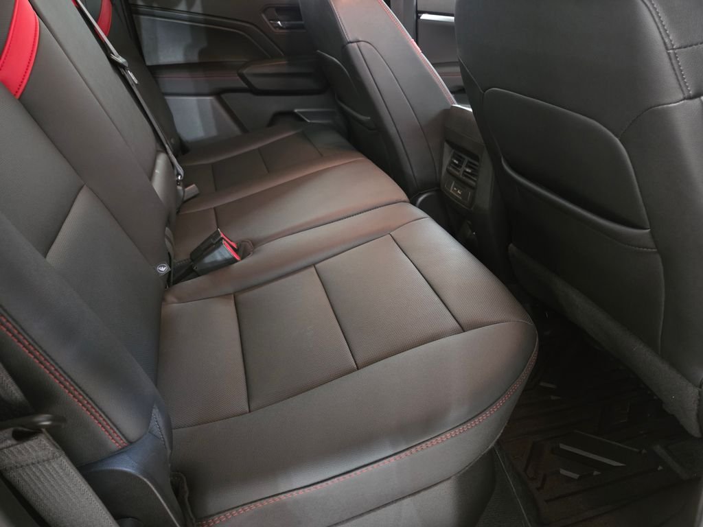 Used 2023 Black Chevrolet Z71 image 20