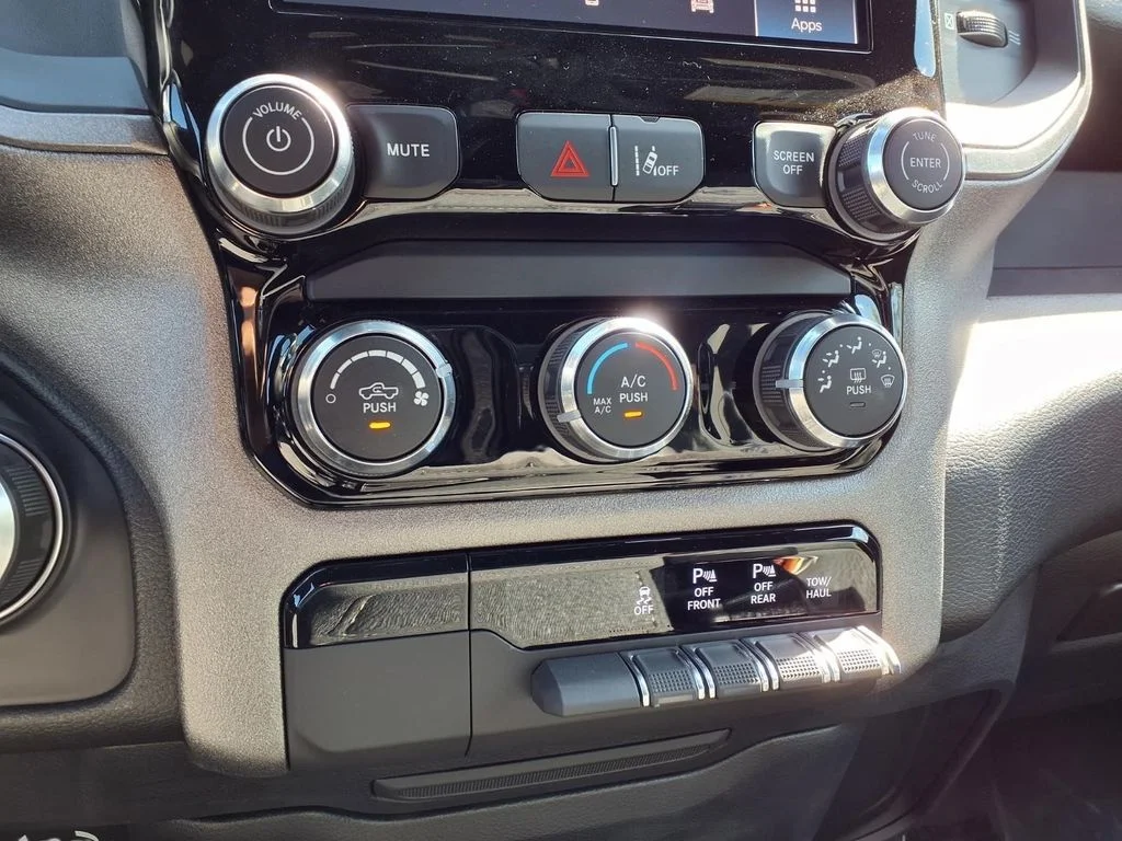 2025 RAM Ram 1500 Pickup Tradesman - Photo 10