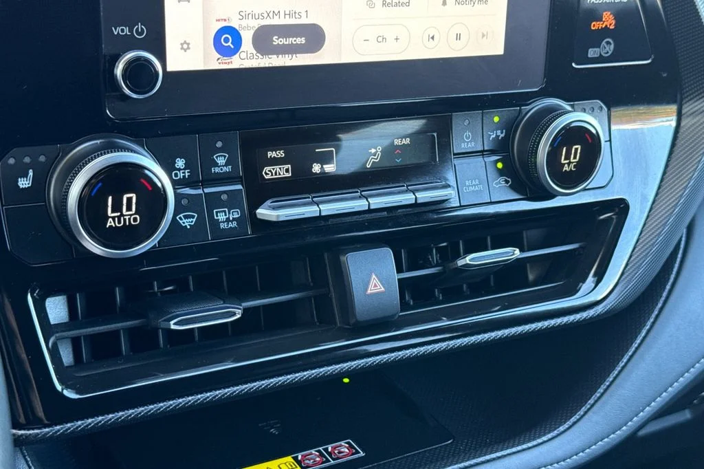 2025 Toyota Highlander XSE - Photo 25