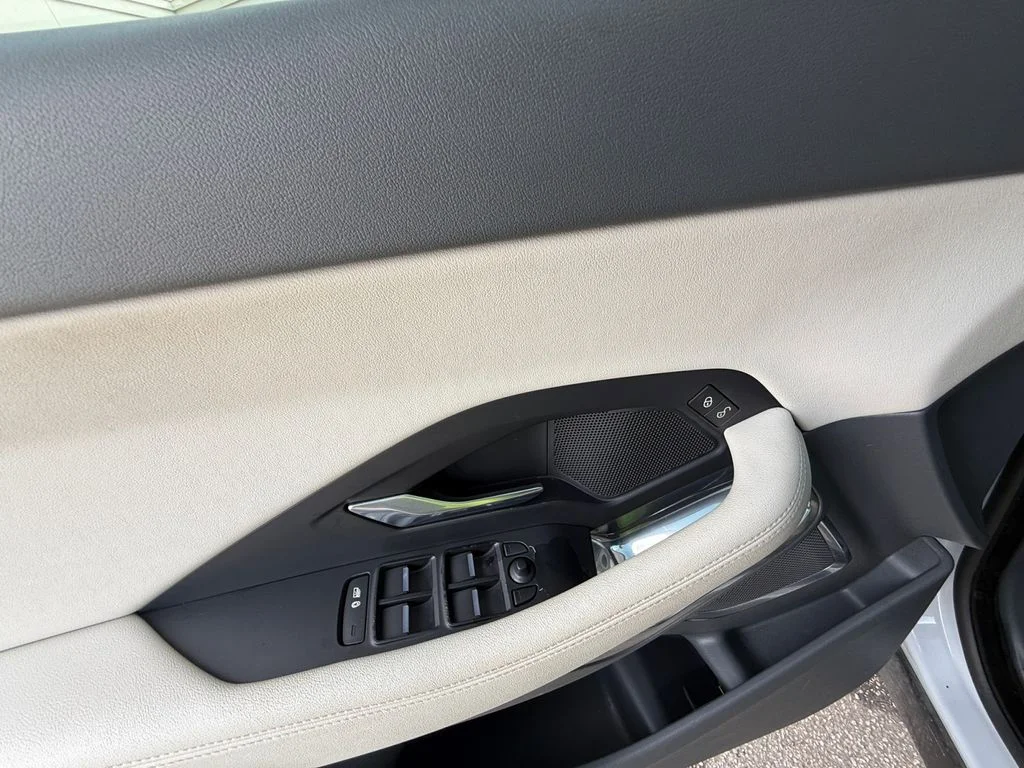 Used 2019 White Jaguar S image 4