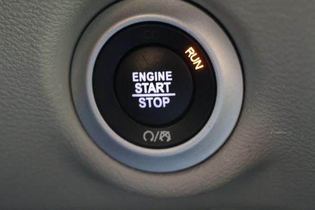 Used 2023 Silver Mist Clearcoat Chrysler Touring L image 16
